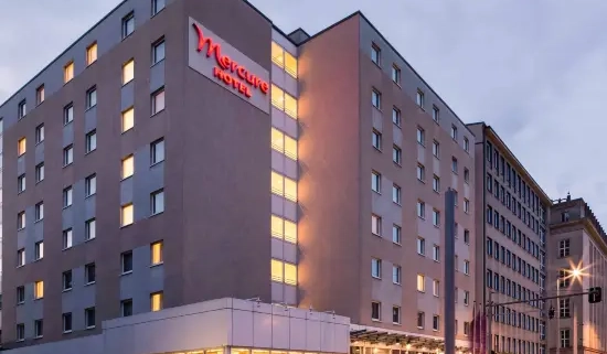 220n0g0000007w40d2173 R 550 412 R5 Q70 D